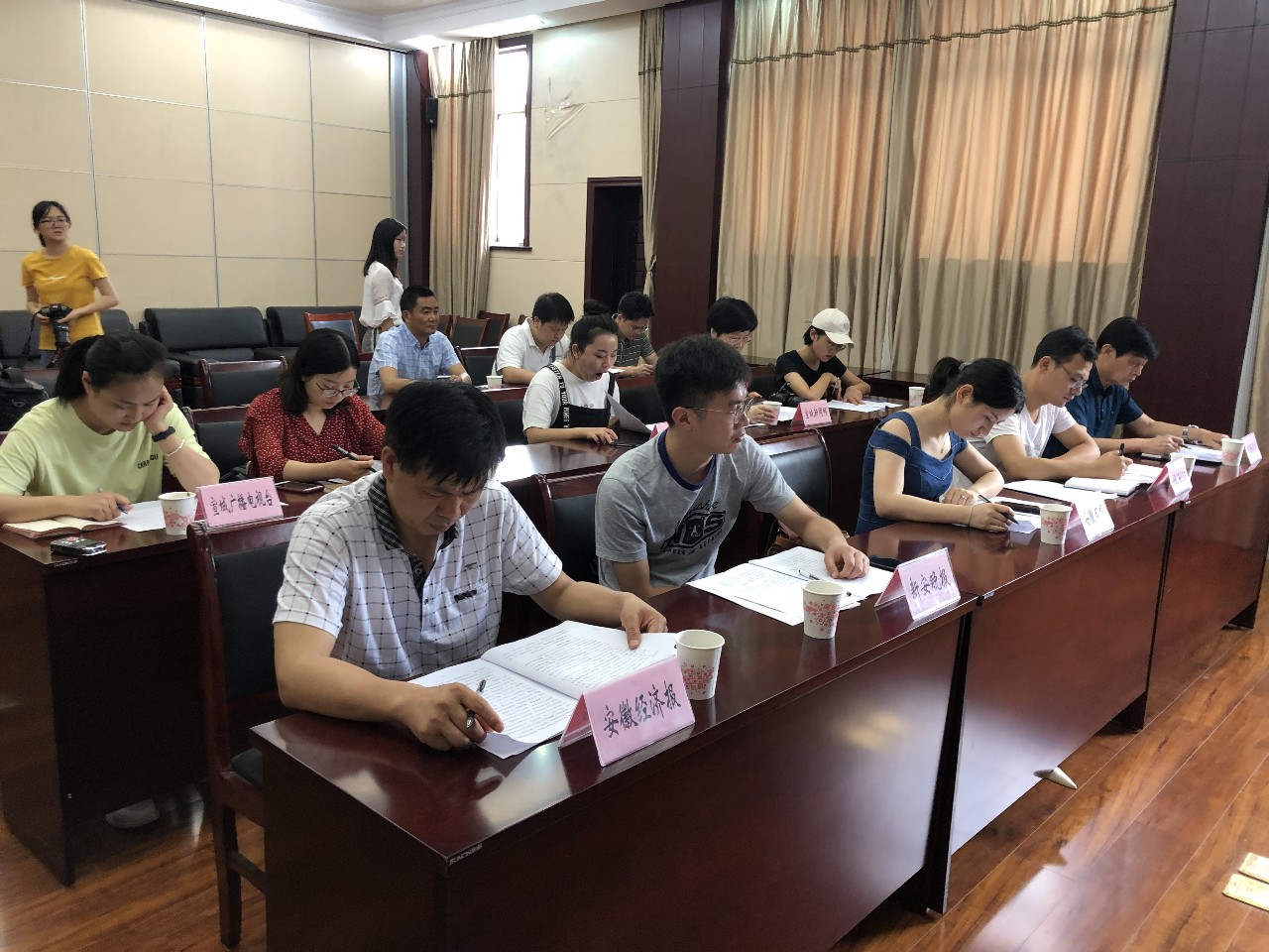 主办单位:市政府新闻办,市政务公开办直播嘉宾:市商务局副局长袁舜玲