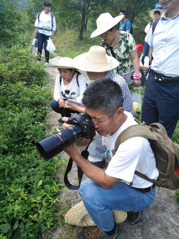 7月20-24日,市农村生态能源局邀请省环保总站殷雨虹科长和安徽大学