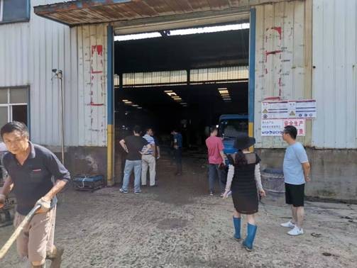 各部门联动深入“利奇马”台风受灾企业开展走访活动2.jpg