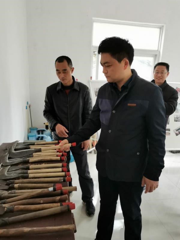 绩溪县何刚检查全县清明期间森林防火工作