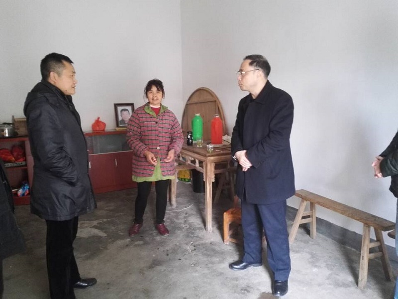 李斌春节前夕走访慰问贫困户-广德市人民政府
