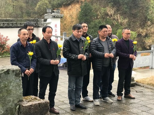 清明节扫墓2.jpg