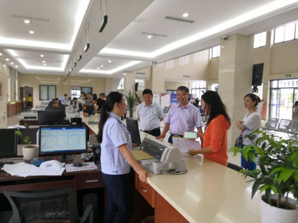 车辆购置税窗口入驻交管大队办事大厅 上牌业务一站式办理.jpg