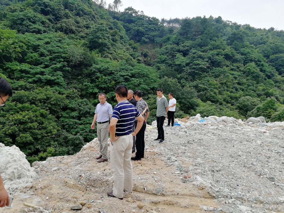 版书镇江坑村枣树岭非正规垃圾堆放点2.jpg