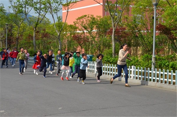 梓阳学校01.JPG