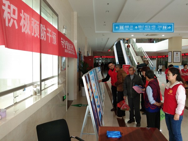 旌德县组织开展阿尔茨海默病预防与干预集中宣传活动(2)(1)3.jpg