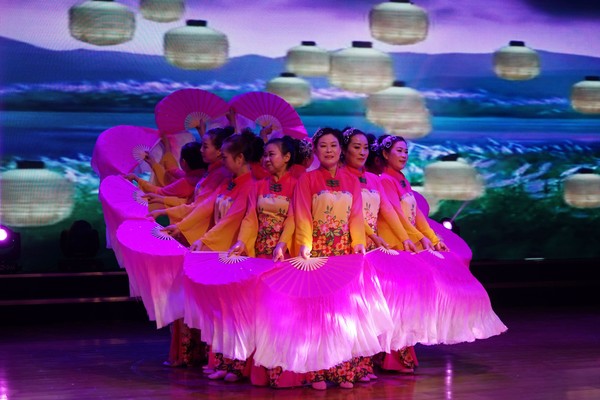 舞蹈《芦花》.JPG