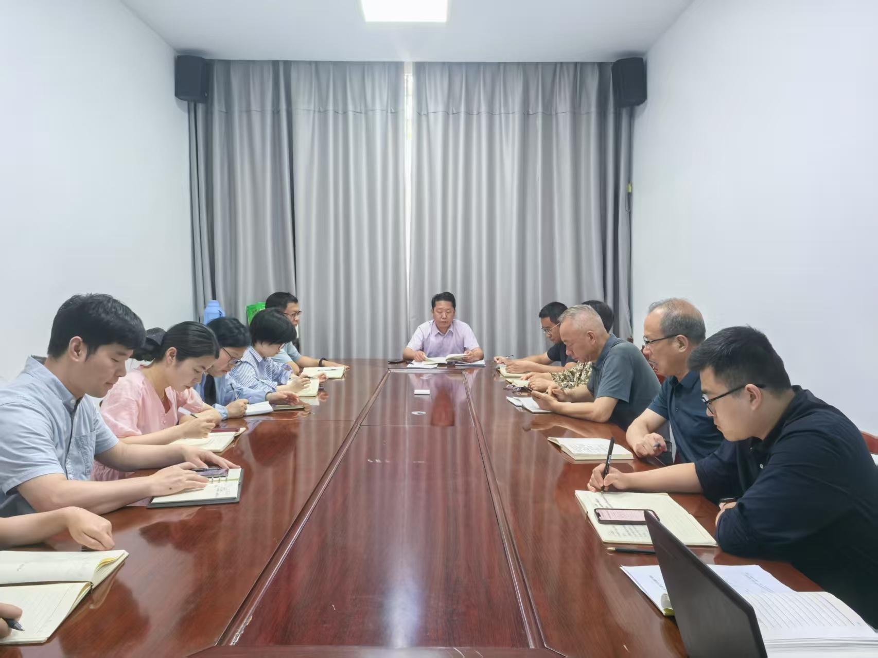 市发改委机关第二党支部开展“学习中央八项规定精神 筑牢廉洁自律思想防线”
主题党日