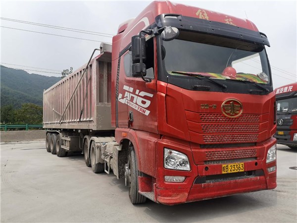 泾县交运执法大队查处首例百吨王