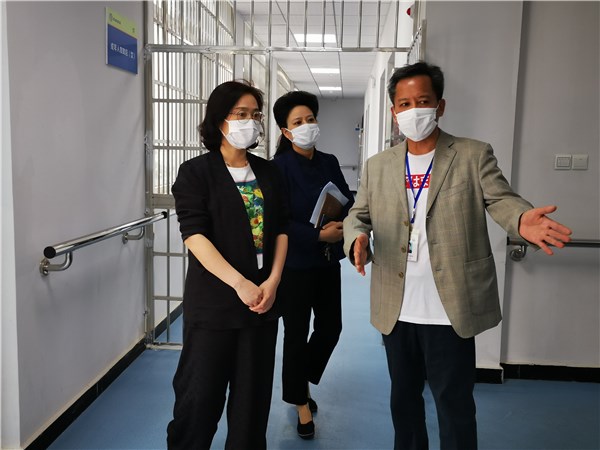 毛永红到市救助站调研救助管理工作