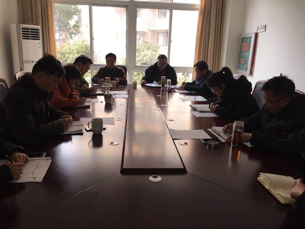 市畜牧兽医局支部召开2017年度组织生活会并开展民主评议党员.jpg