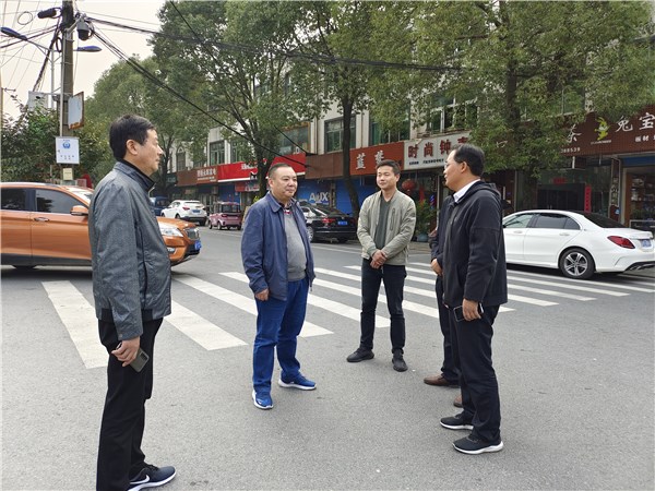 胡旭华深入狸桥镇水阳镇督查文明创建工作