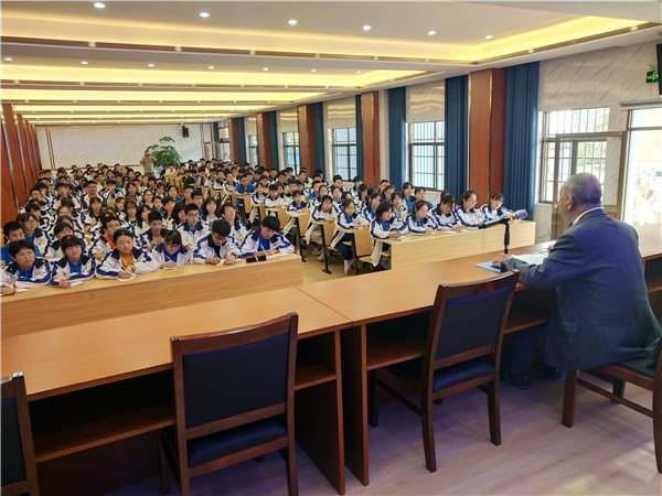 三津中学举行科技托起强国梦"中华魂"主题教育活动报告会-宁国市人民