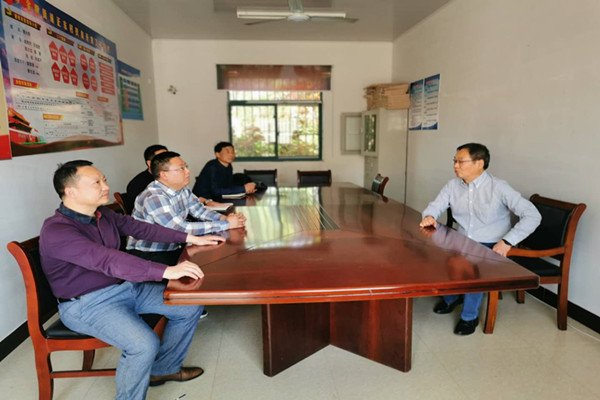 简讯副区长汪海洋到金坝街道督察脱贫攻坚工作