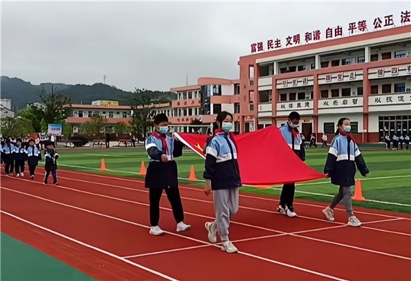 旌德县新桥中心小学举办学生体质健康监测达标运动会