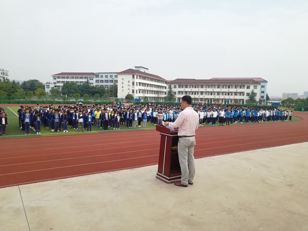 宁国市三津中学三会话说教育民生