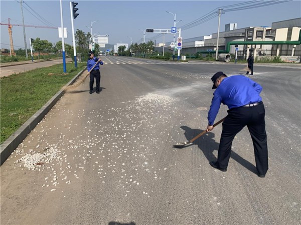 道路遗撒图片