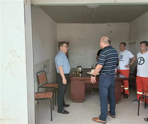 宣州区许新胜到敬亭山督查森林防灭火工作