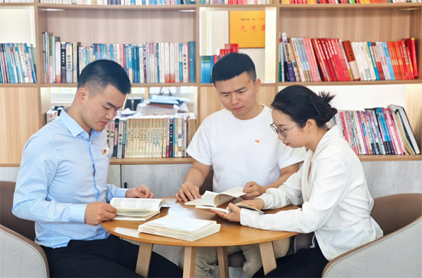 镜头 | 深入贯彻中央八项规定精神
