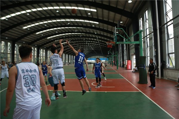 市公安局与宣城市职业技术学院开展篮球友谊赛
