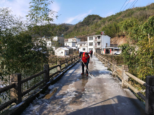 扬溪镇东村无畏风雪力克疫情