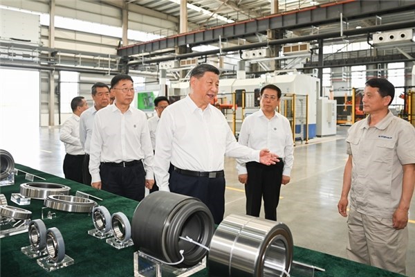 习近平在河南考察时强调：坚定信心推动高质量发展高效能治理 奋力谱写中原大地推进中国式现代化新篇章