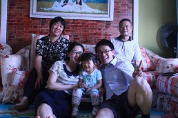 最美家庭陆瑾.JPG