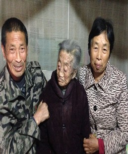 杜福生全家.jpg